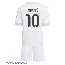 Real Madrid Kylian Mbappe #10 Hjemme Trøje Børn 2025-26 Kortærmet (+ Korte bukser)